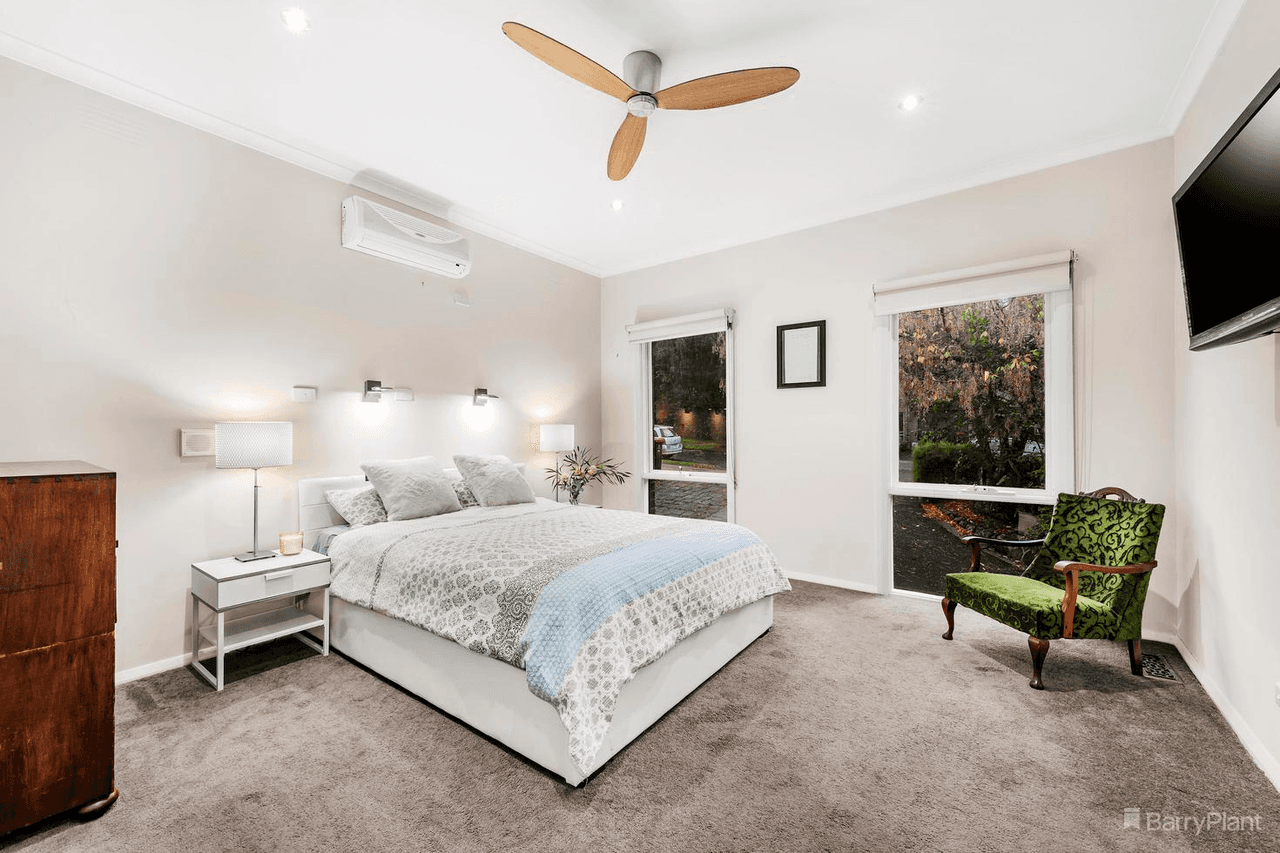 43 Avandina Crescent, GREENSBOROUGH, VIC 3088