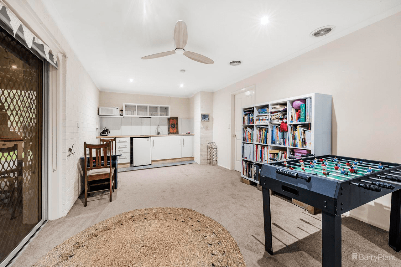 43 Avandina Crescent, GREENSBOROUGH, VIC 3088