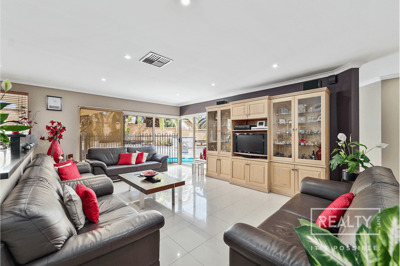 11 Landor Gardens, Woodvale, WA 6026