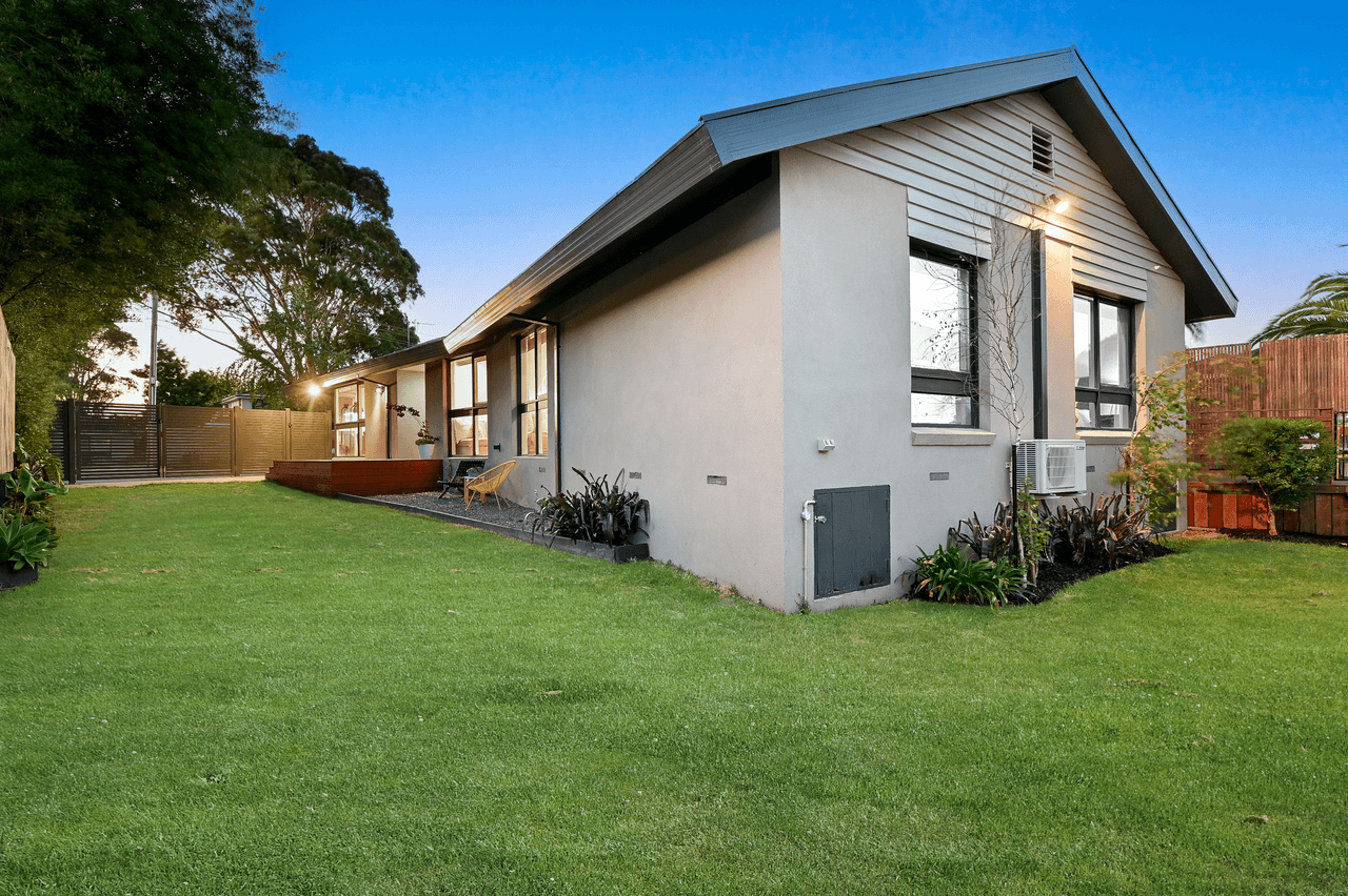 8 Cardigan Street, ENDEAVOUR HILLS, VIC 3802