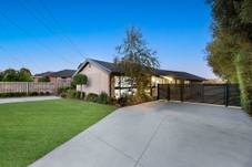 8 Cardigan Street, ENDEAVOUR HILLS, VIC 3802