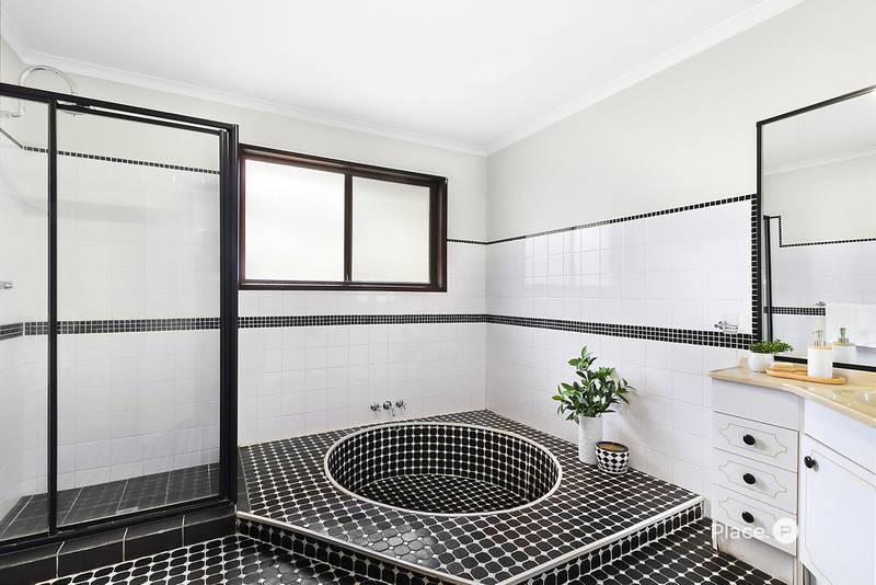 256 Gallipoli Road, Carina Heights, QLD 4152