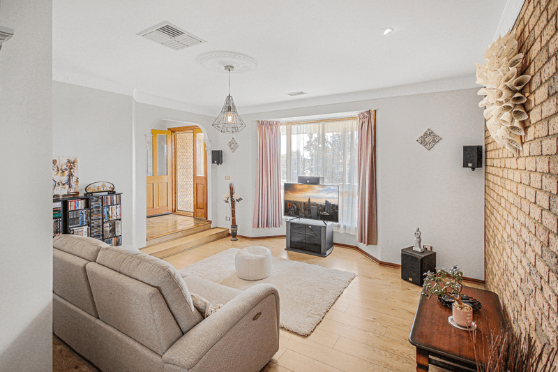 29 Lamilla Street, Glenfield Park, NSW 2650