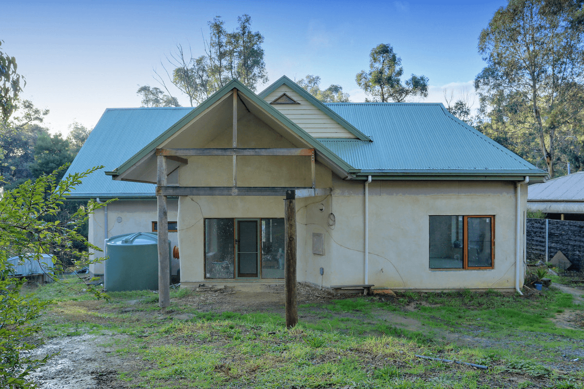 6 Hillcrest Court, Cockatoo, VIC 3781