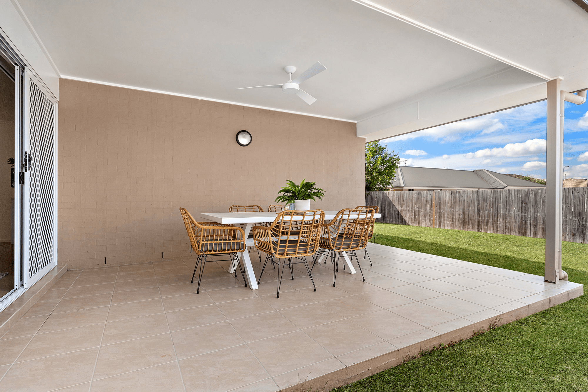 17 Morris Crescent, BELLBIRD PARK, QLD 4300