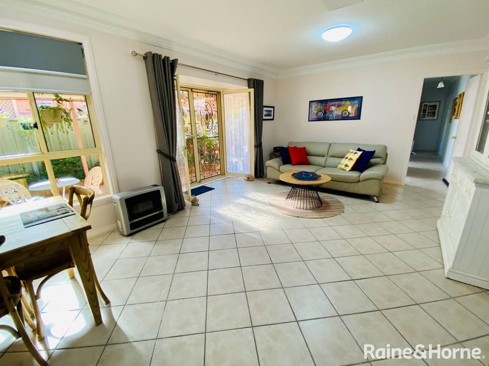 2 Angeleish Avenue, PARKES, NSW 2870