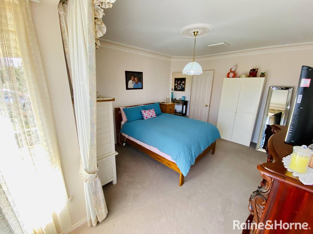 2 Angeleish Avenue, PARKES, NSW 2870