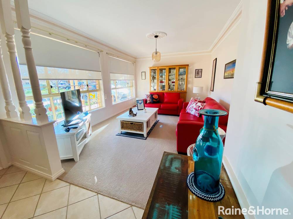 2 Angeleish Avenue, PARKES, NSW 2870