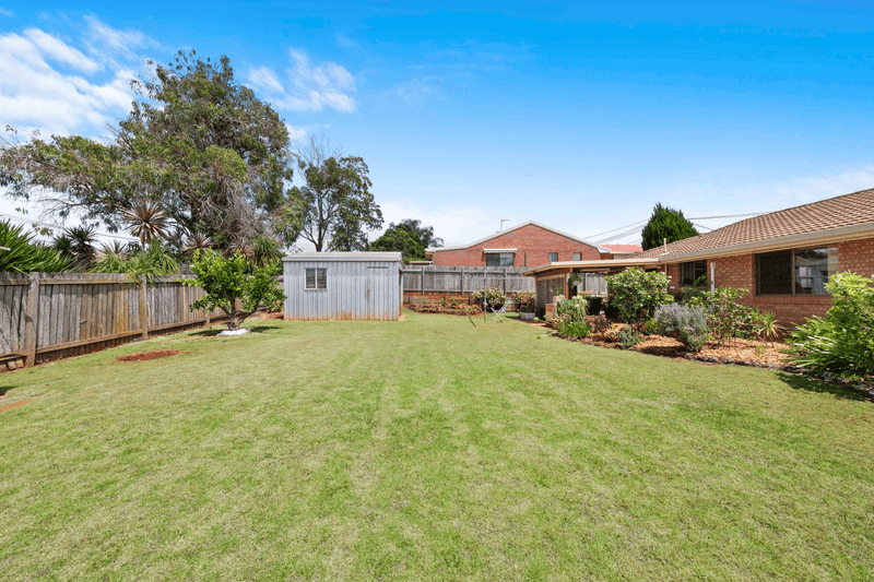 6 Schultz Street, Kearneys Spring, QLD 4350