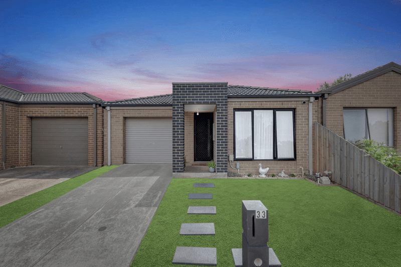 33 Lakewood Boulevard, MELTON, VIC 3337