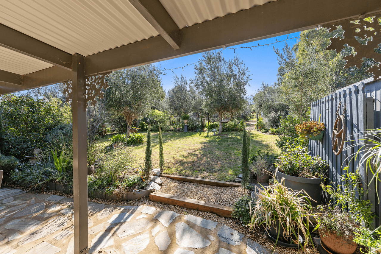 4 Penglawdd Street, BURRA, SA 5417