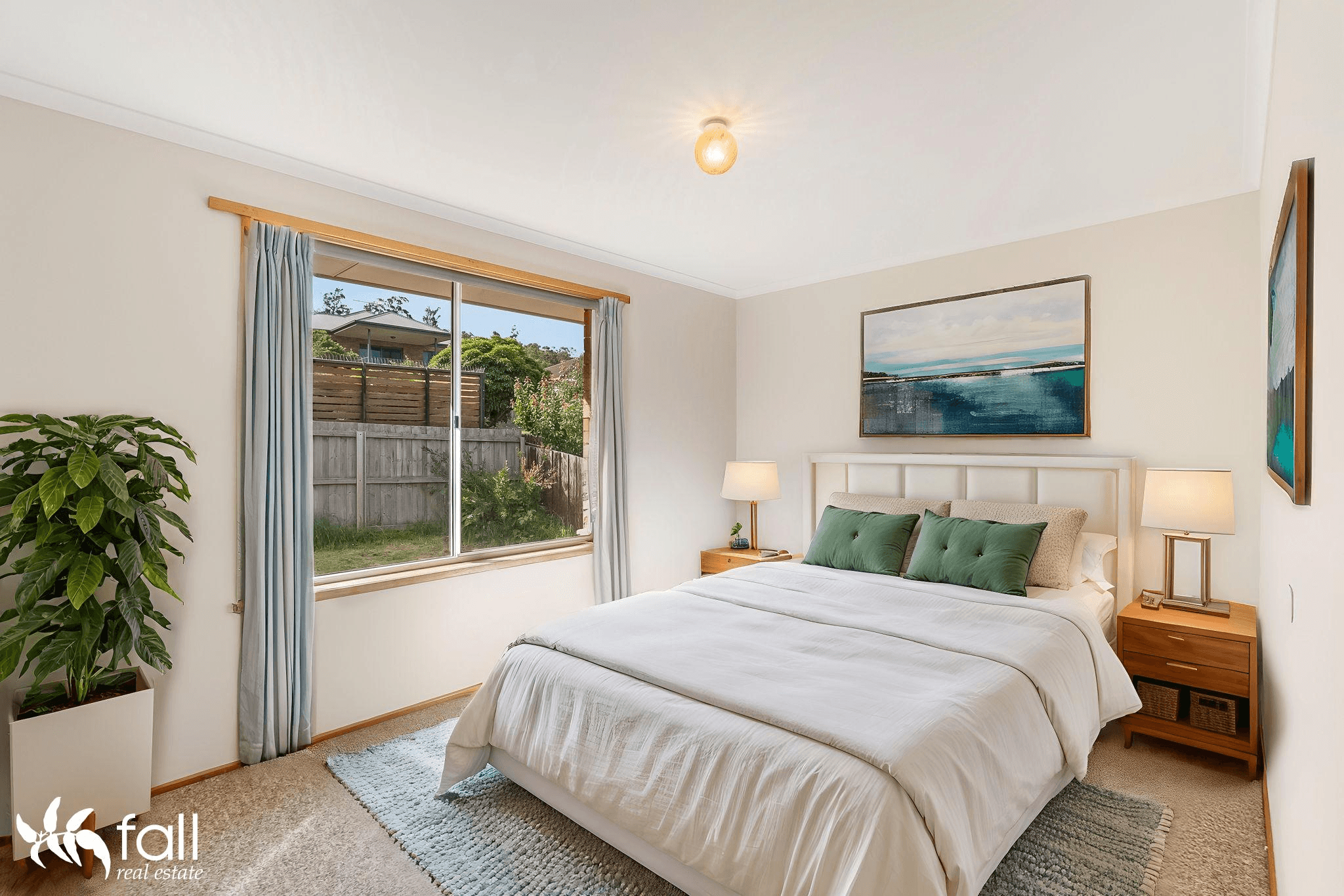 2/4 Raminea Road, LINDISFARNE, TAS 7015