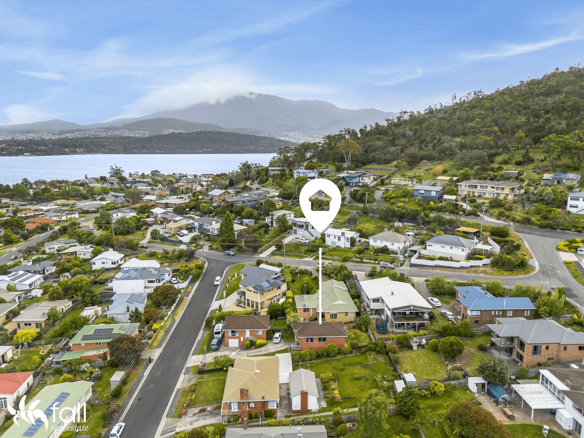 2/4 Raminea Road, LINDISFARNE, TAS 7015