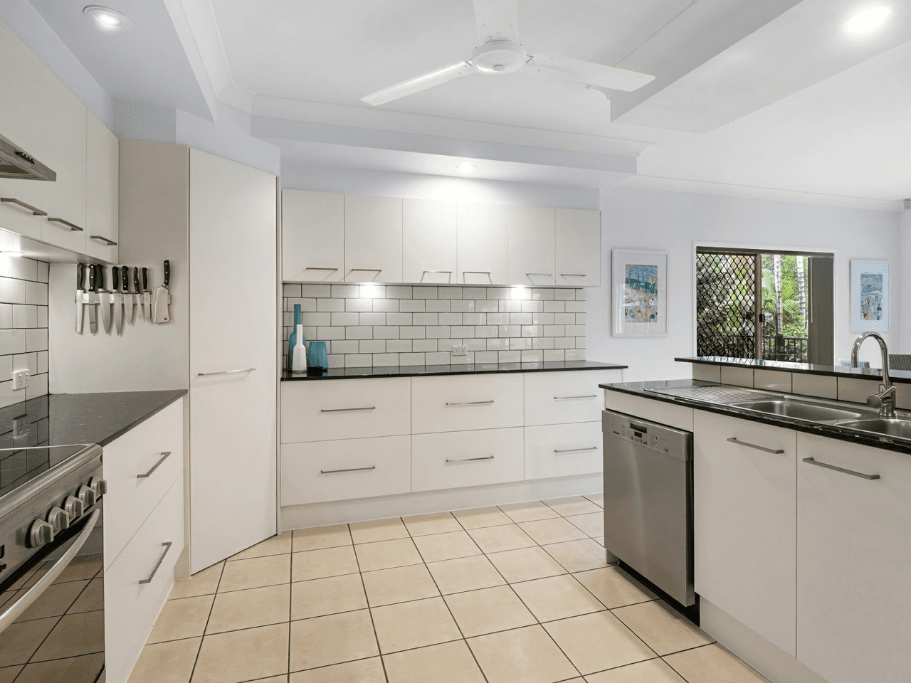 2 Whitehaven Court, CLIFTON BEACH, QLD 4879