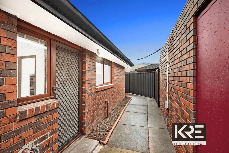 1/27 Simpson Drive, DANDENONG NORTH, VIC 3175