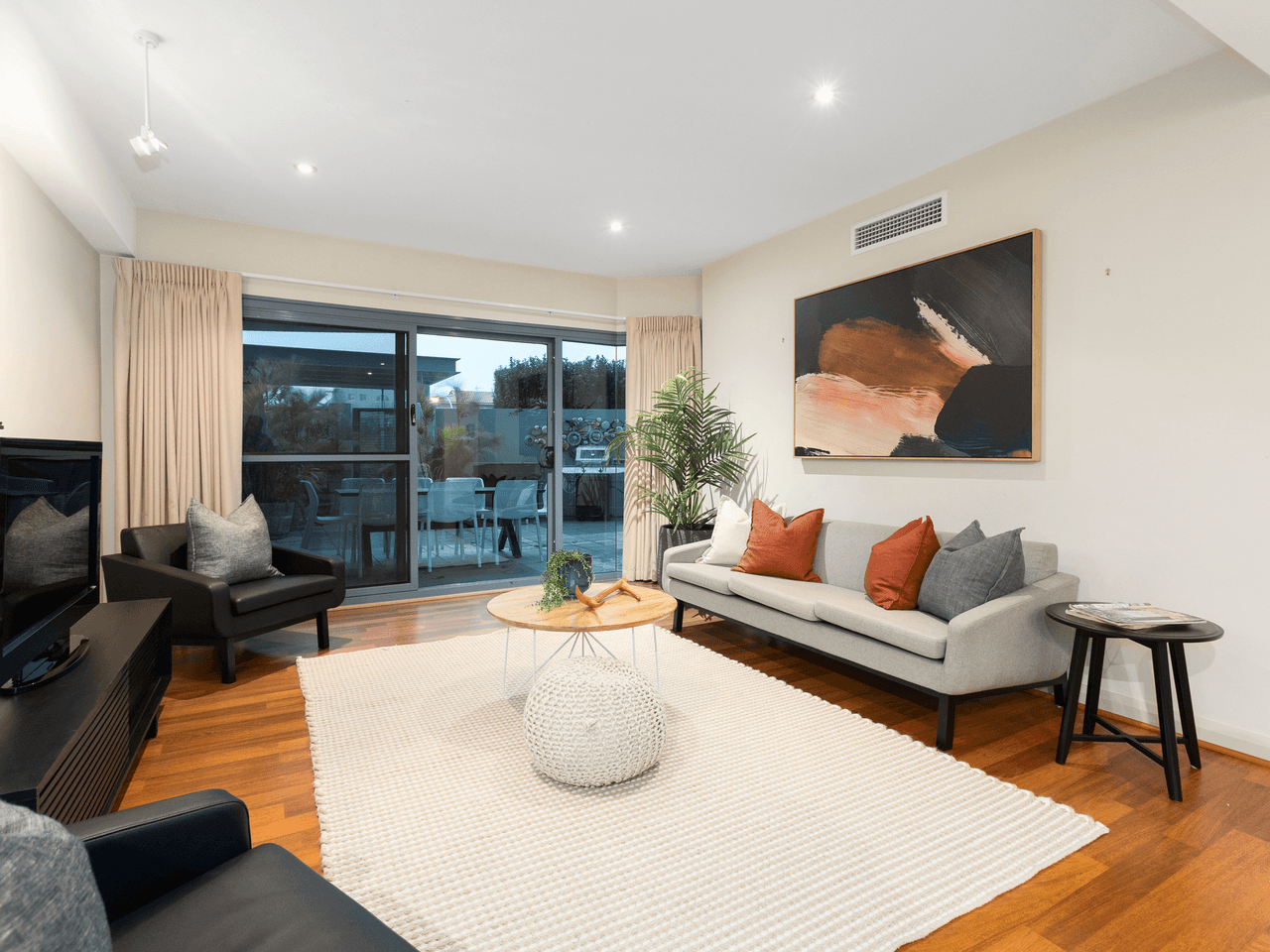 2/19 Bowman Street, SOUTH PERTH, WA 6151