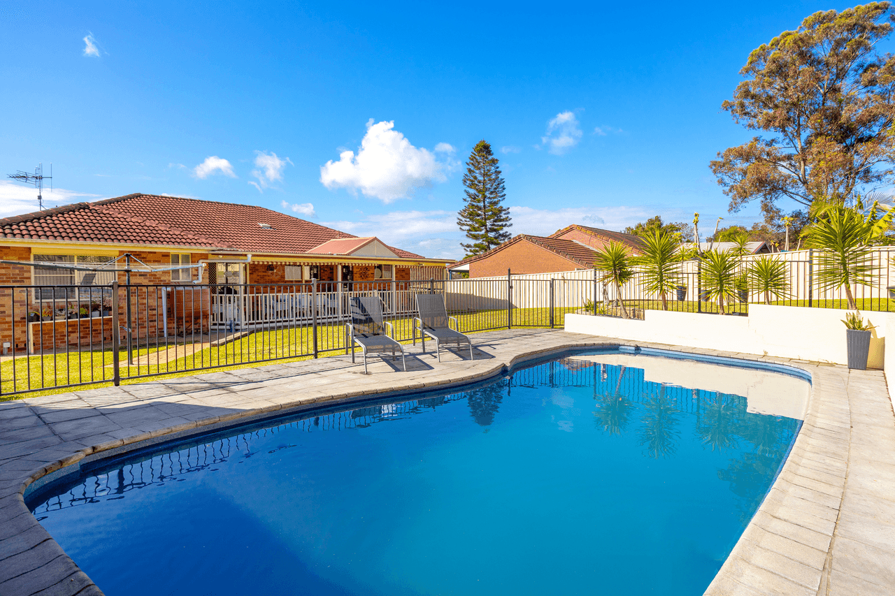 12 Gunbar Road, TAREE, NSW 2430