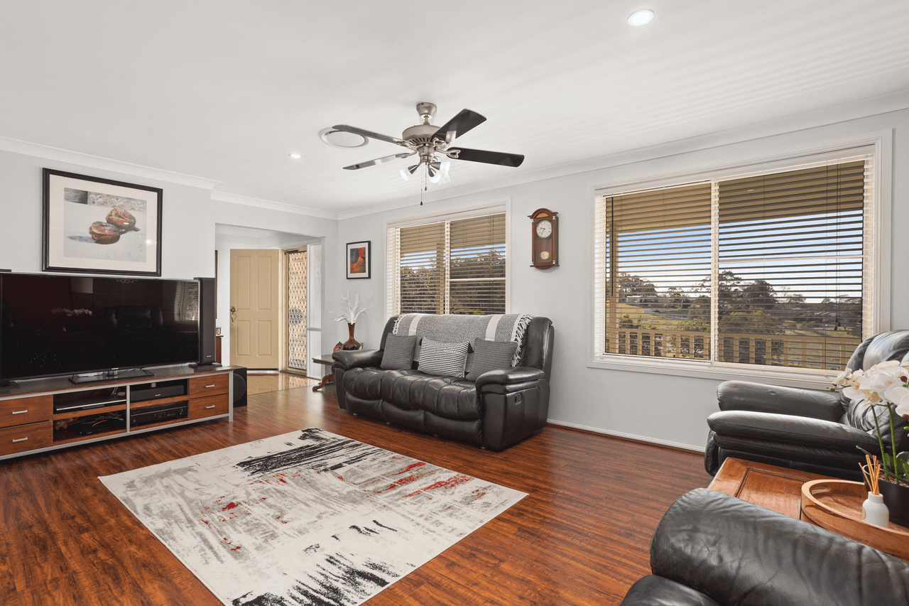 12 Gunbar Road, TAREE, NSW 2430