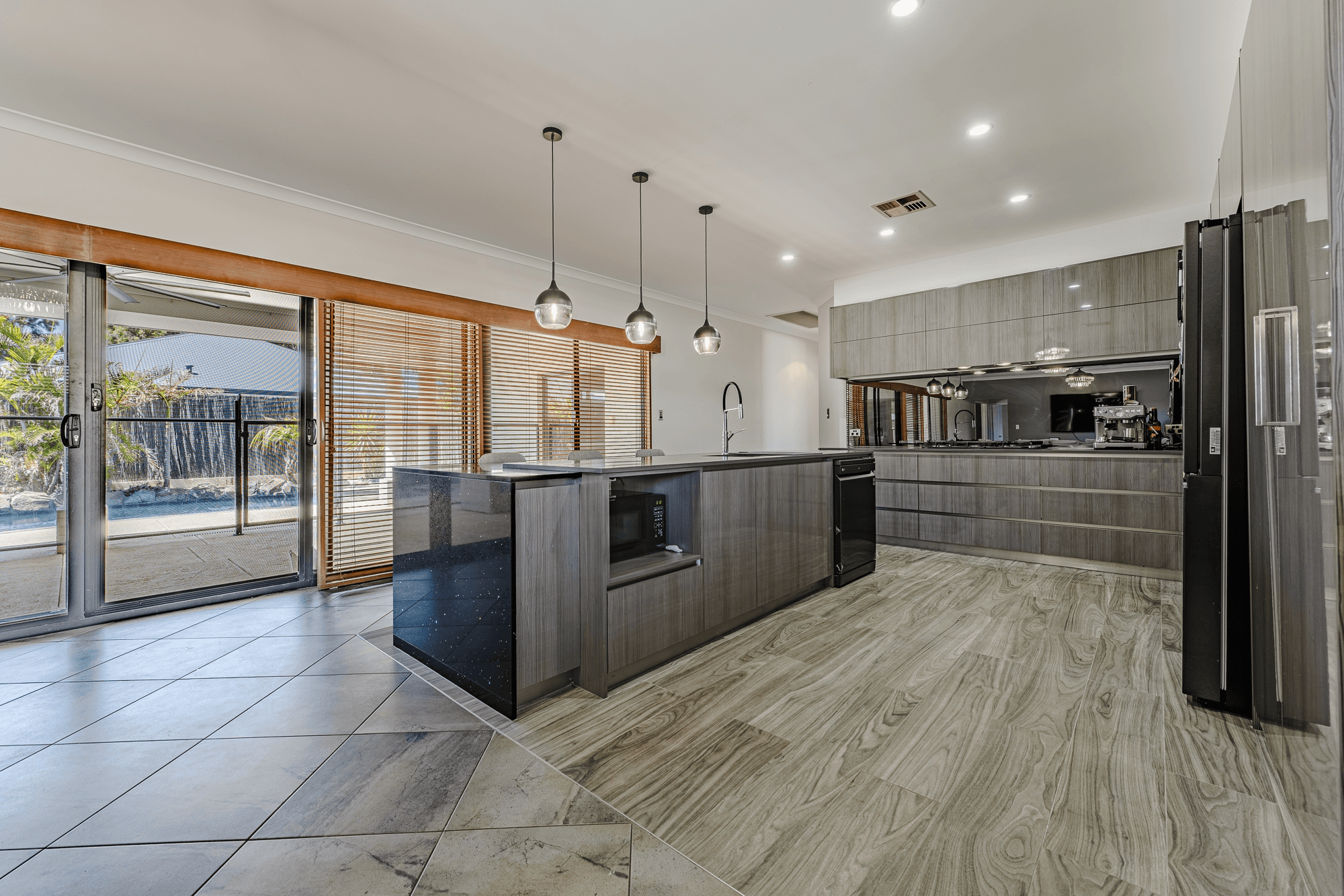 19 Tranquility Way, Halls Head, WA 6210