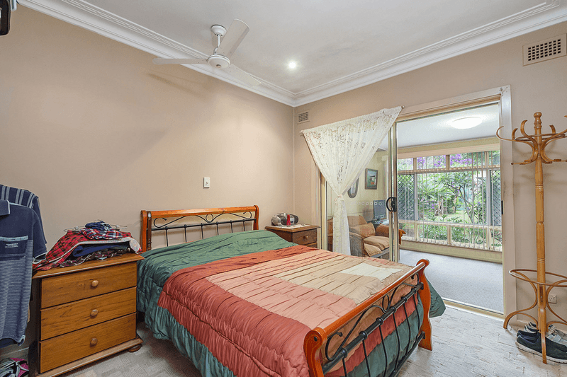 4 Lake Street, LAURIETON, NSW 2443