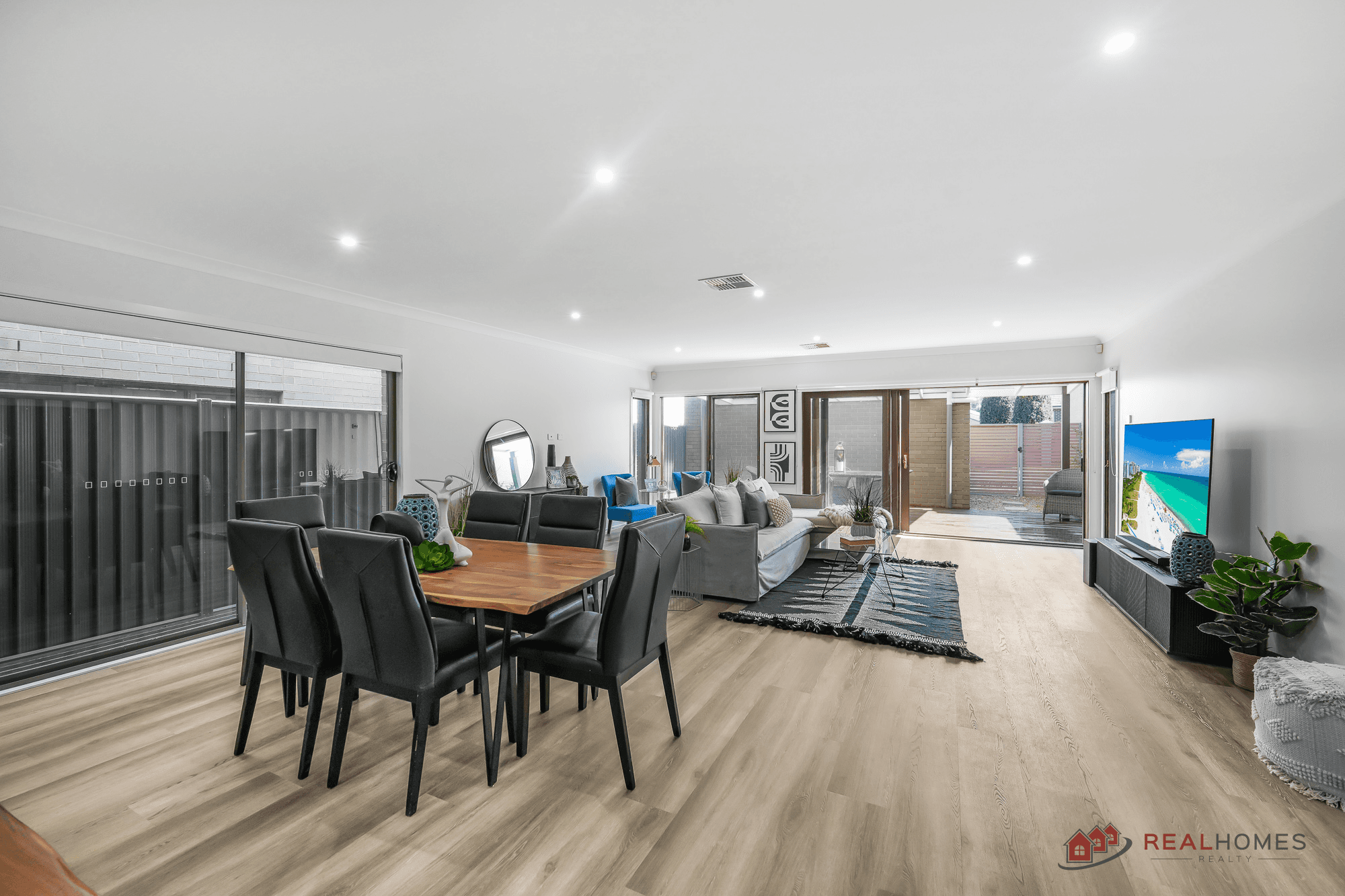 7 Lakeside Parade, JORDAN SPRINGS, NSW 2747