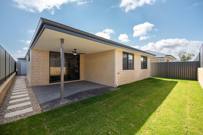 12 Coronado Way, Madora Bay, WA 6210