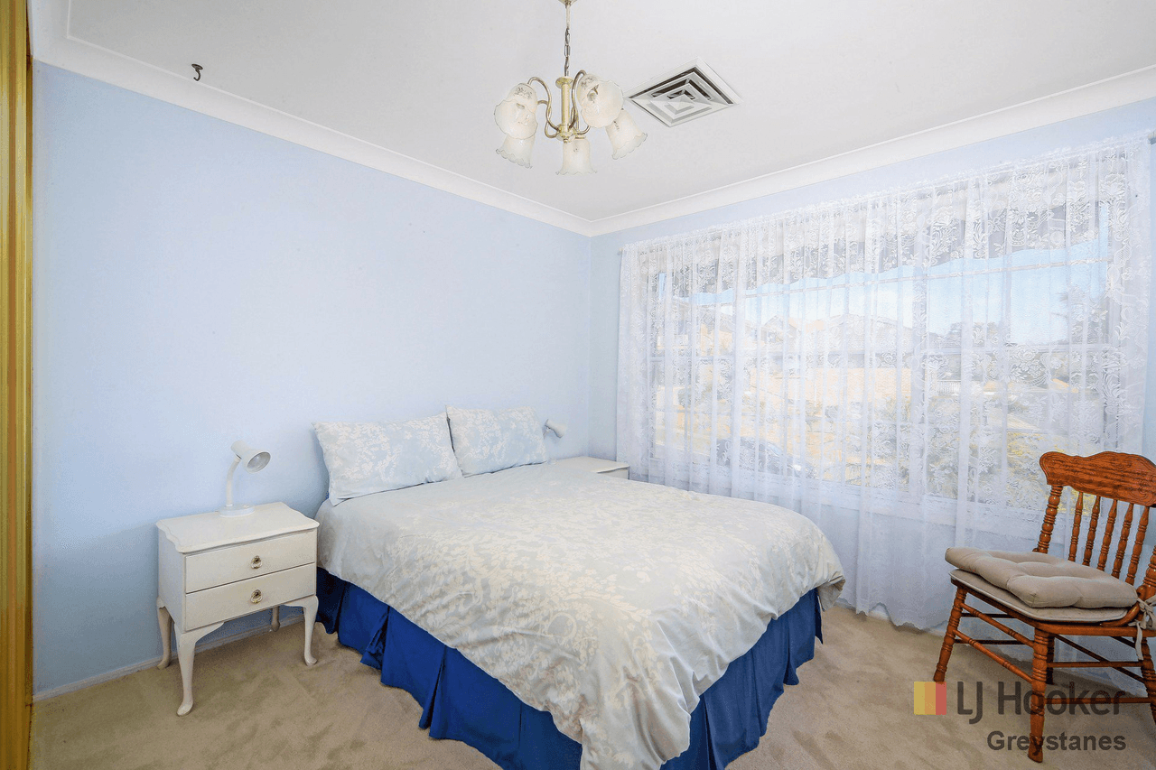 4 Poinciana Parade, GREYSTANES, NSW 2145