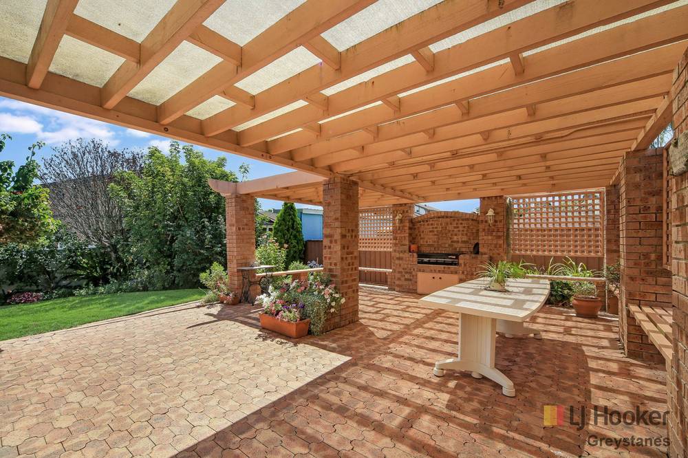 4 Poinciana Parade, GREYSTANES, NSW 2145