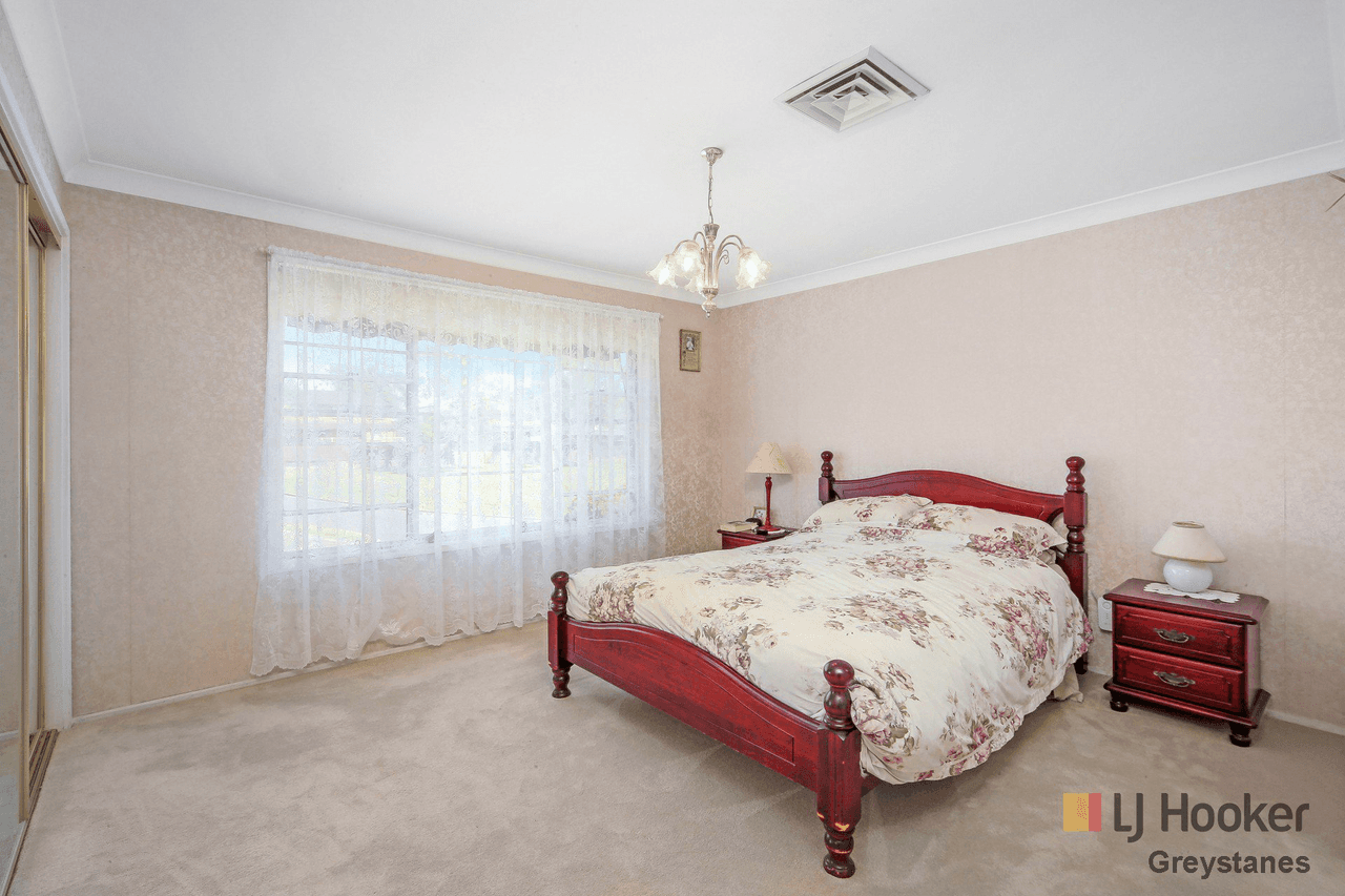 4 Poinciana Parade, GREYSTANES, NSW 2145