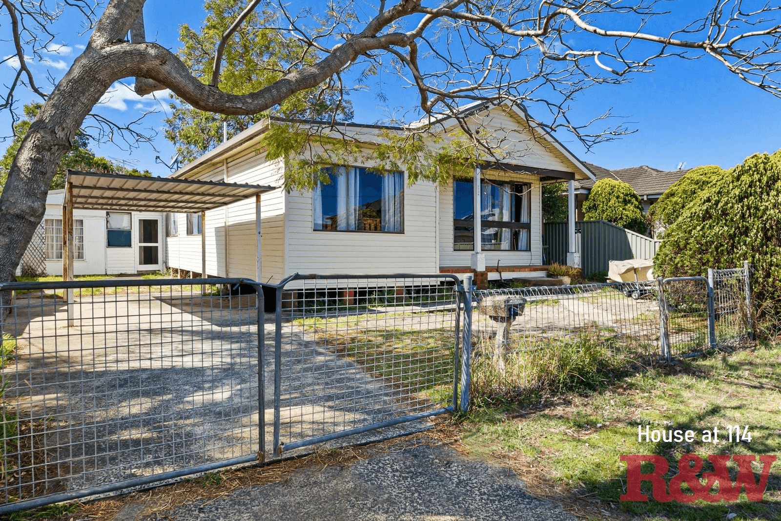 114 and 116 Barrenjoey Road, Ettalong Beach, NSW 2257