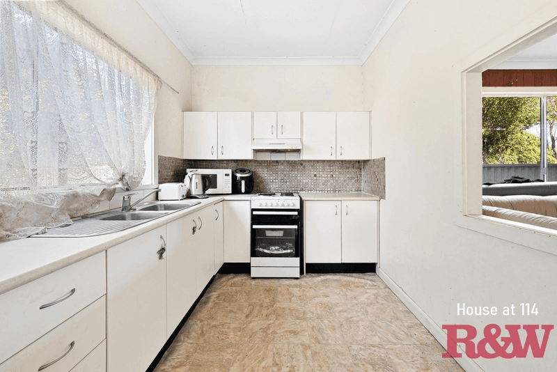 114 and 116 Barrenjoey Road, Ettalong Beach, NSW 2257