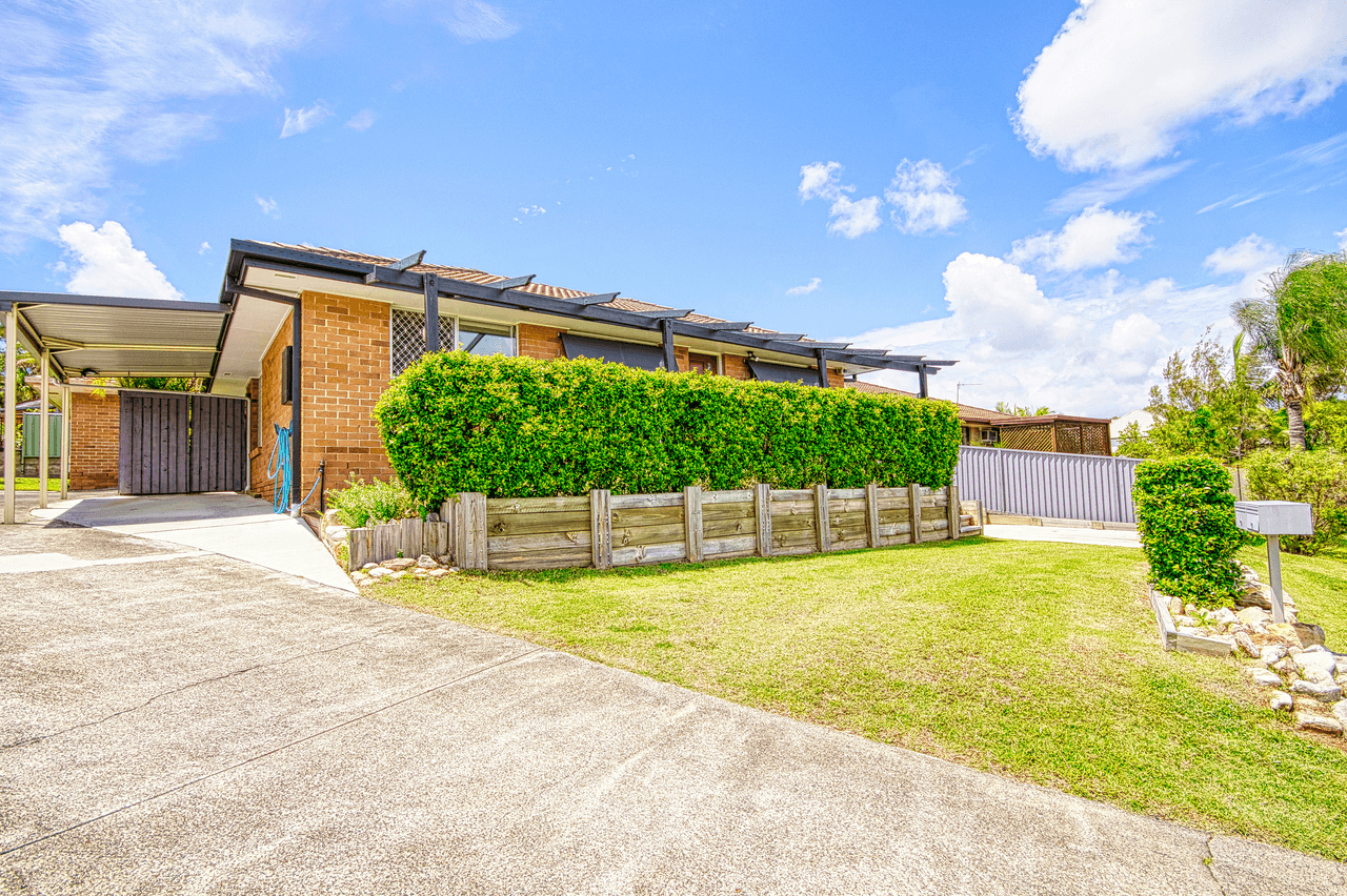 1/11 Gladys Street, LABRADOR, QLD 4215