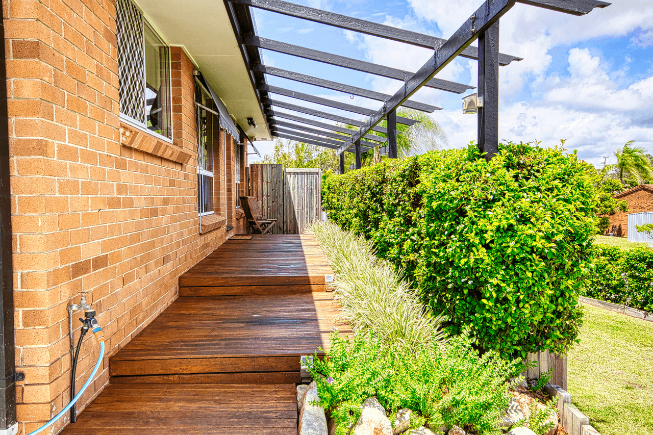 1/11 Gladys Street, LABRADOR, QLD 4215