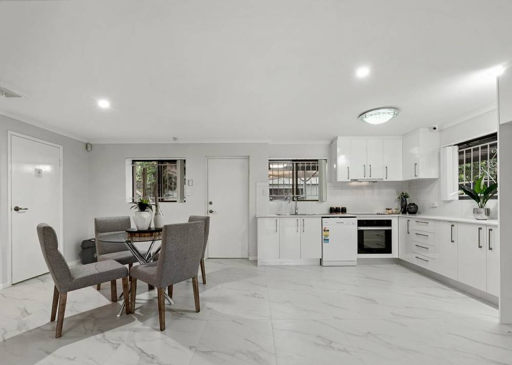 11 Aldersgate St, Oxley, QLD 4075