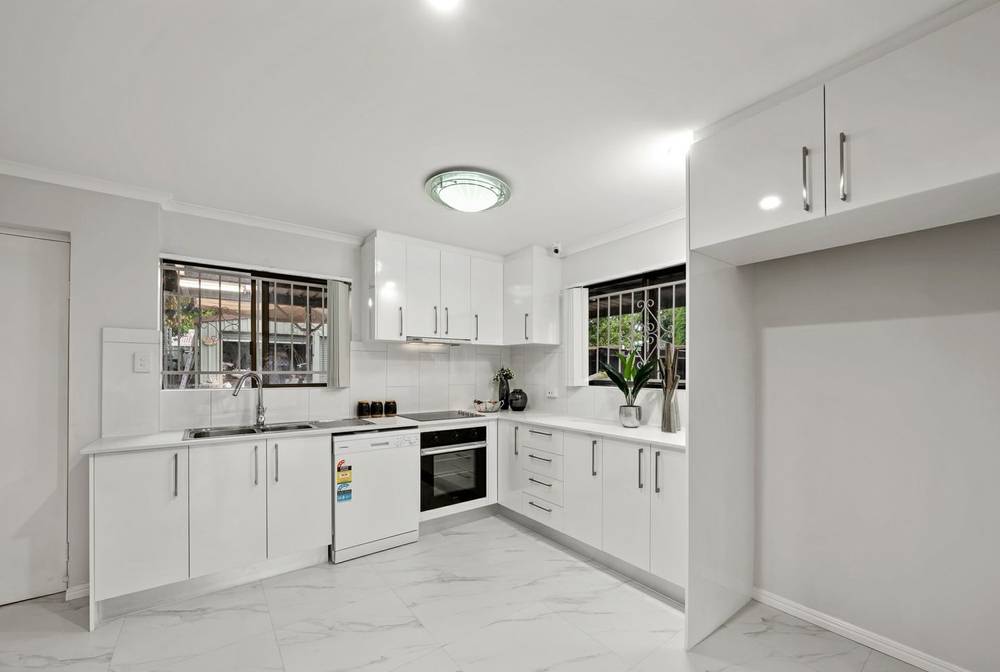 11 Aldersgate St, Oxley, QLD 4075