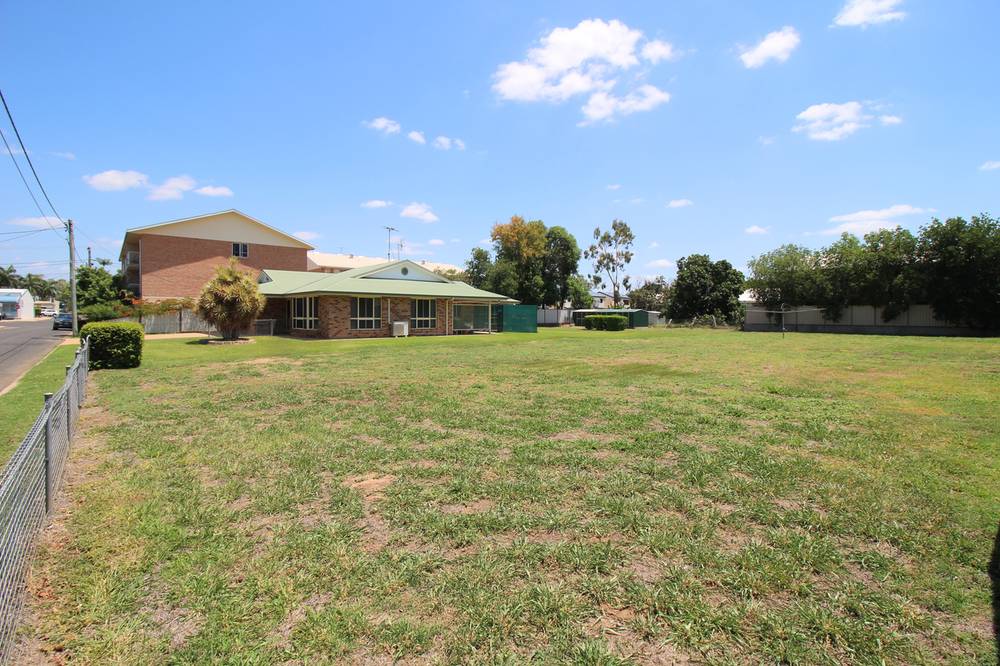 15 School Lane, EMERALD, QLD 4720