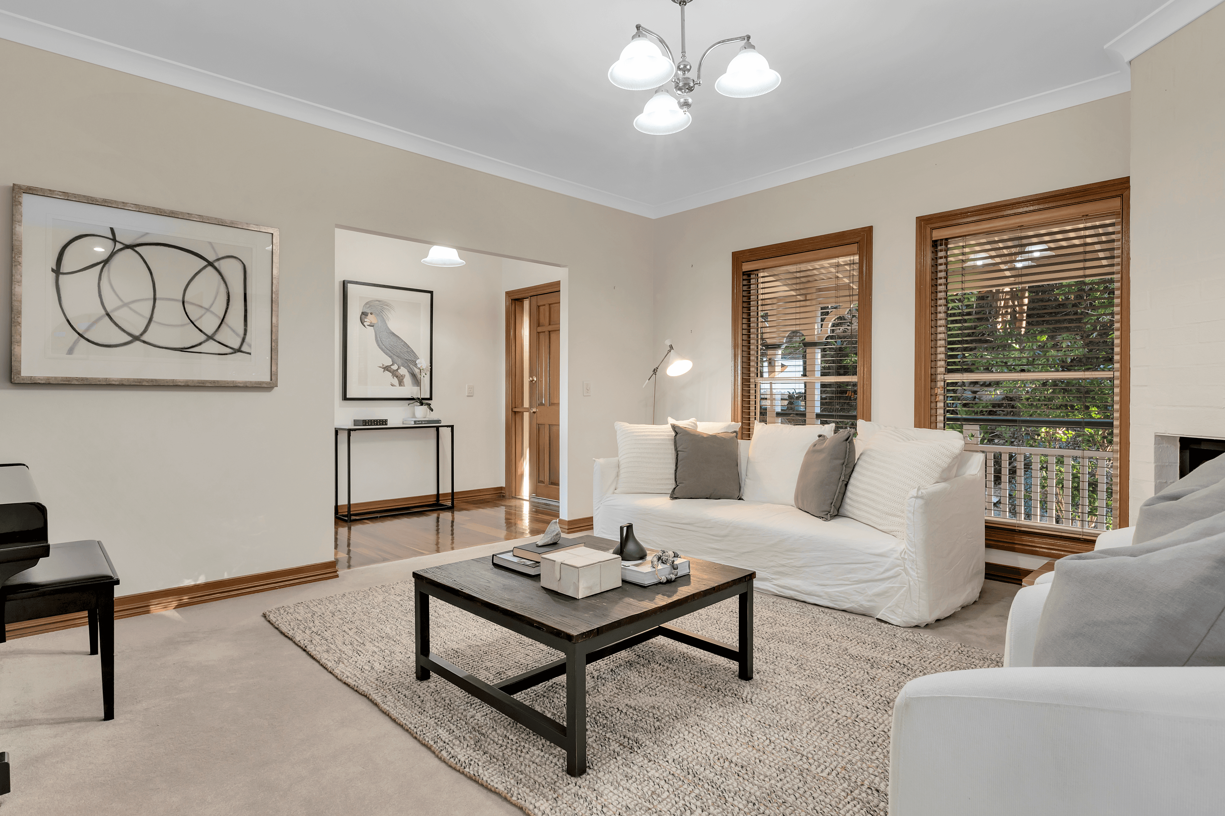 9 Maculata Drive, CHAPEL HILL, QLD 4069