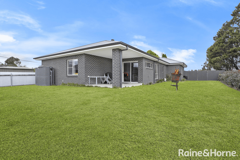 15A Lytton Road, MOSS VALE, NSW 2577