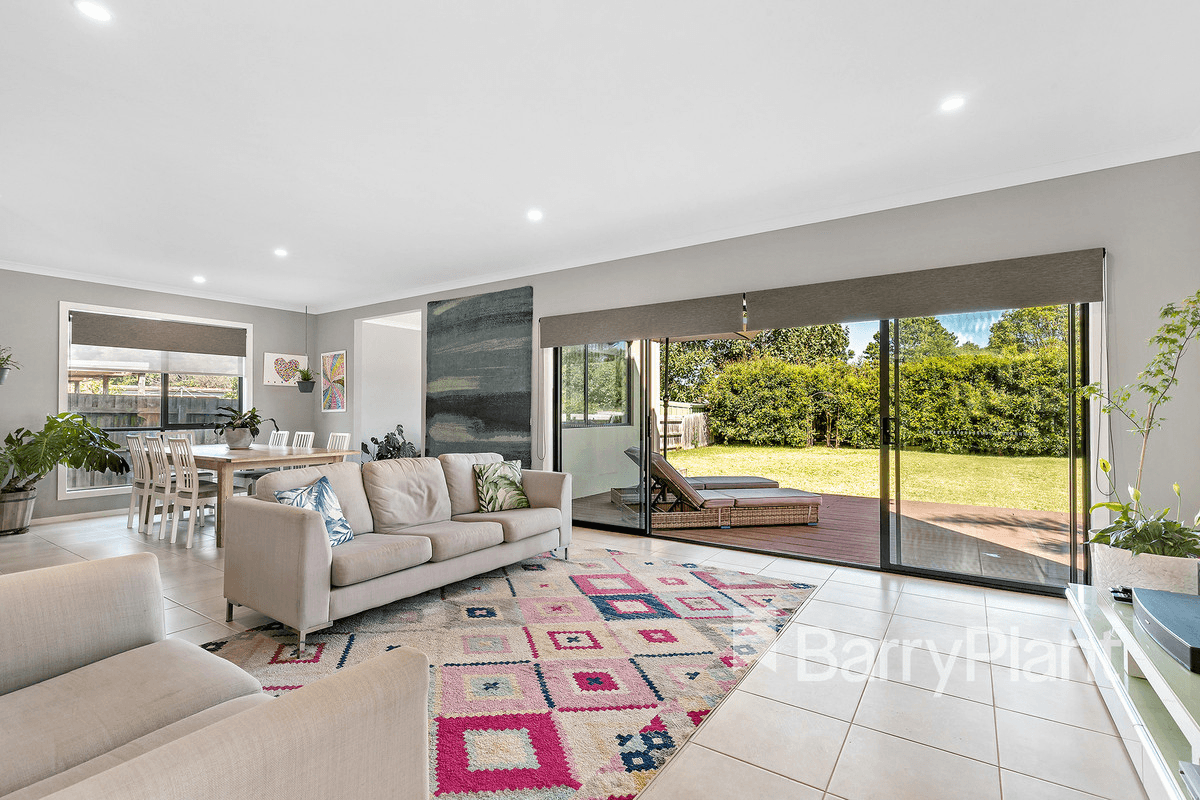 24 Leon Avenue, Rosebud, VIC 3939