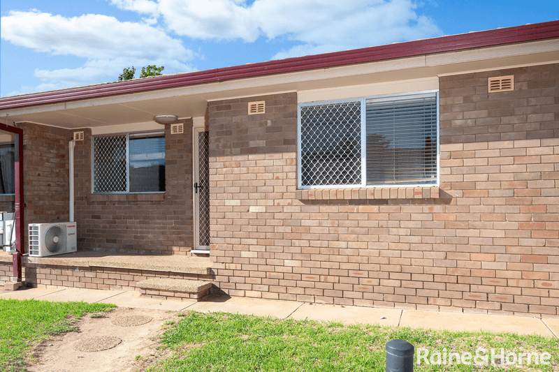 2/13 Edney Street, KOORINGAL, NSW 2650