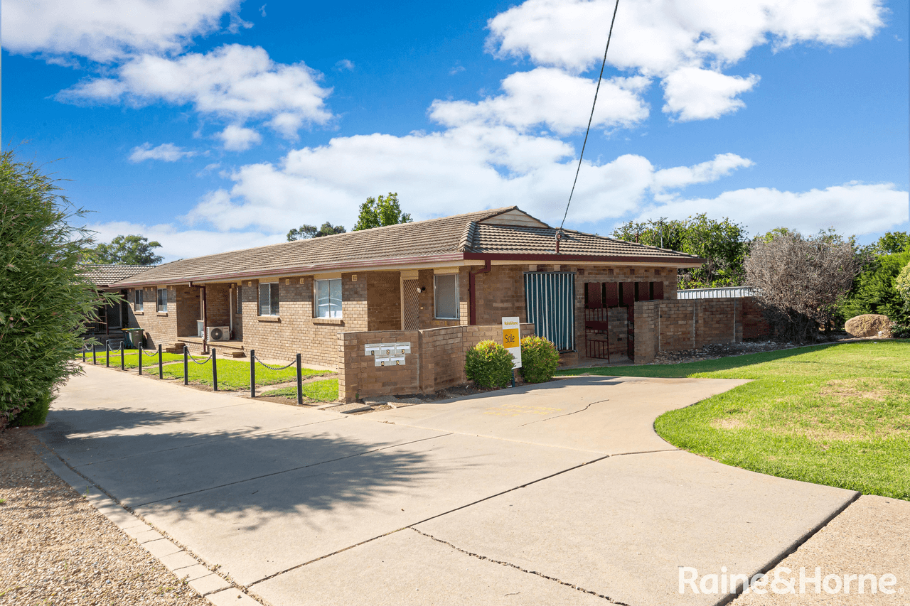 2/13 Edney Street, KOORINGAL, NSW 2650