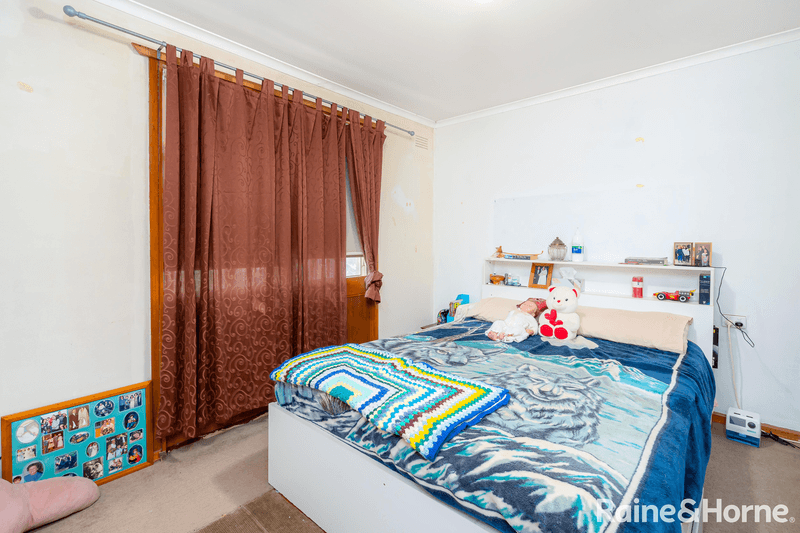 31 Chifley Crescent, KOORINGAL, NSW 2650