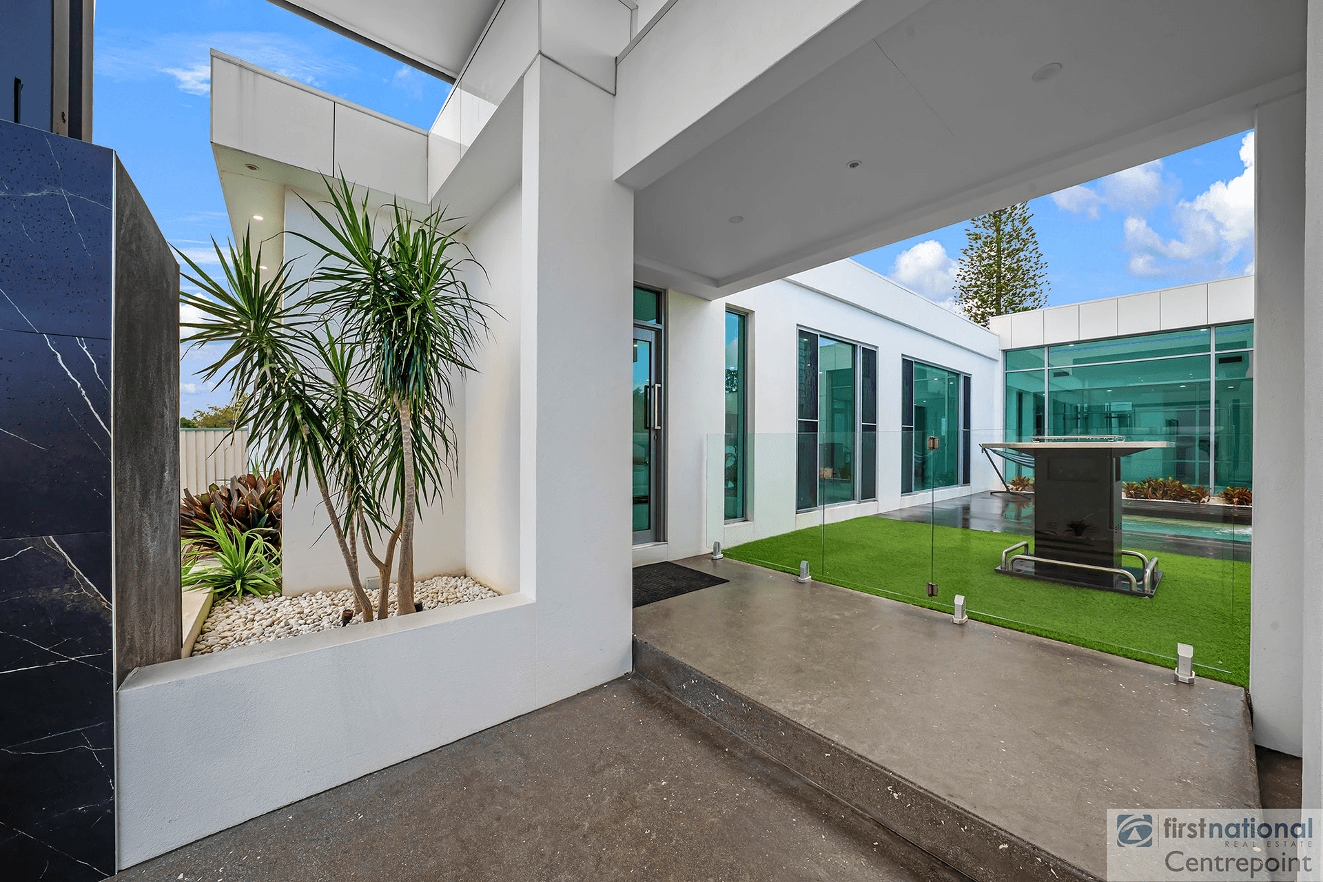 139 Hooker Boulevard, Broadbeach Waters, QLD 4218