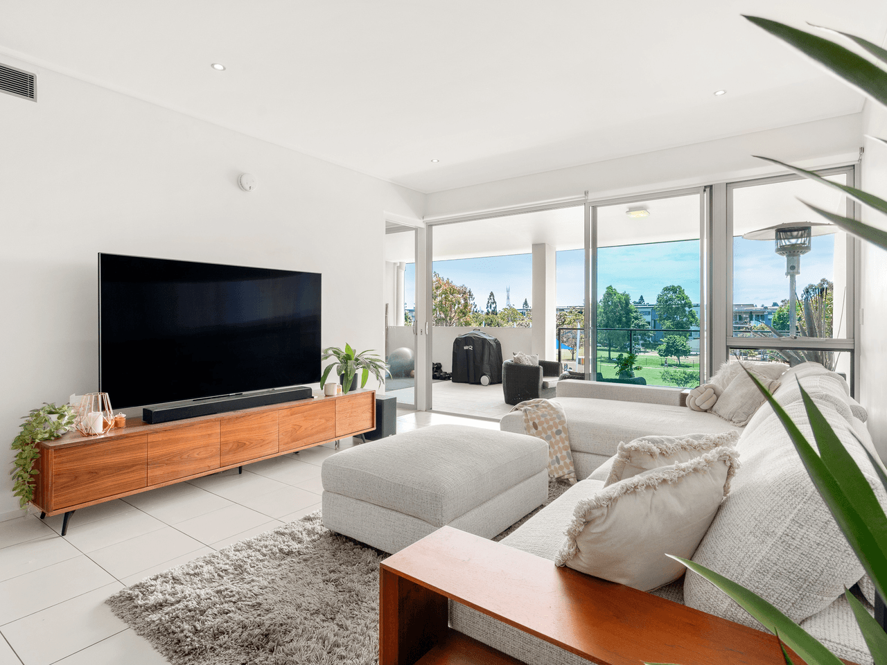 233/16 Waterline Crescent, BULIMBA, QLD 4171