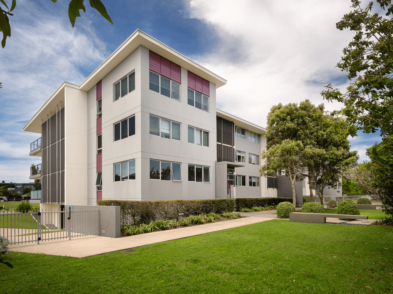 233/16 Waterline Crescent, BULIMBA, QLD 4171