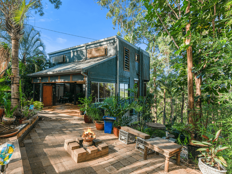 120 Simpsons Road, CURRUMBIN WATERS, QLD 4223