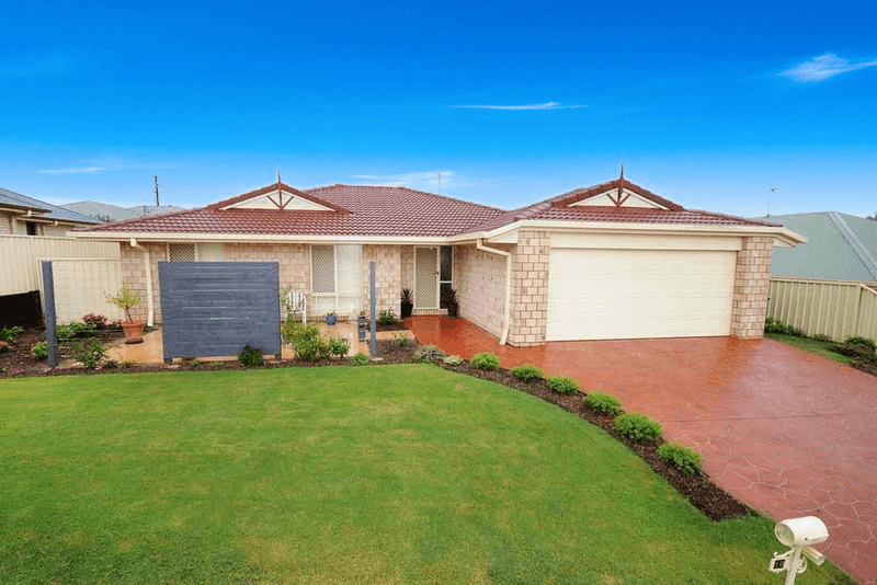 19 Willowburn Drive, ROCKVILLE, QLD 4350