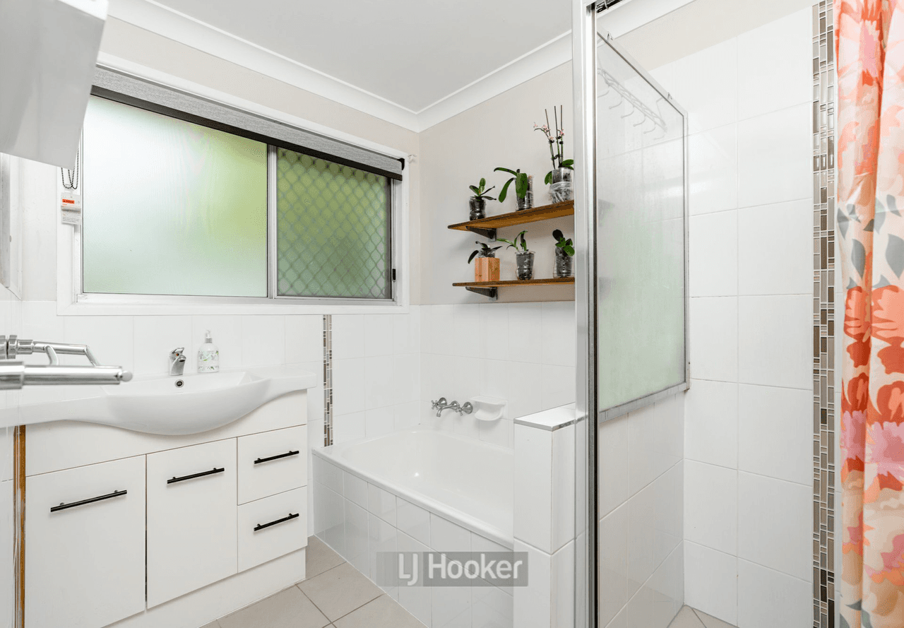 18 Dunblane Drive, BORONIA HEIGHTS, QLD 4124