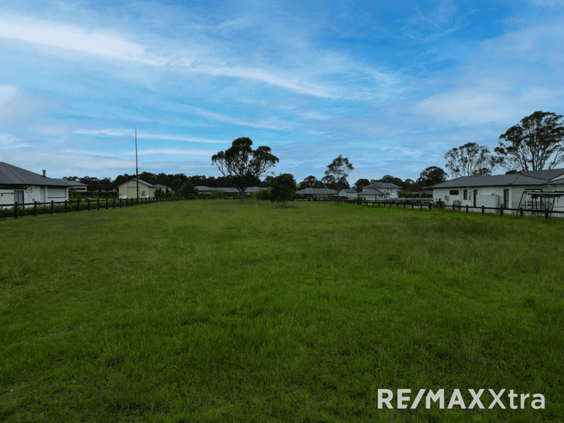 13 Humewood Place, LUDDENHAM, NSW 2745