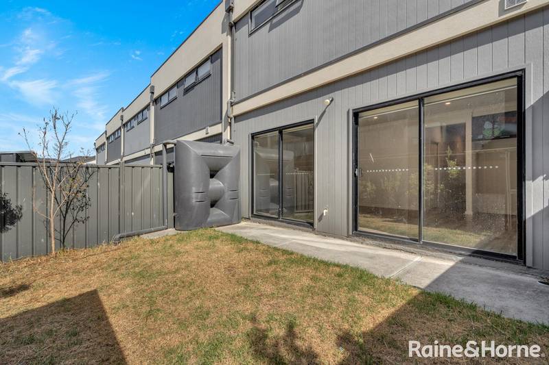 12/8-10 Fortitude Drive, CRAIGIEBURN, VIC 3064